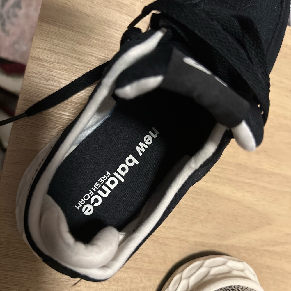 New Balance - Picture 4 of 5
